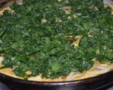 Foto del paso 5 de la receta: Pizza de espinaca a los tres quesos