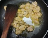 Foto langkah ke 4 dari resep Chicken Steak with Mushroom Sauce.