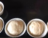 A picture of step 5 of Pizza buns.