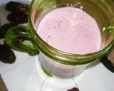 A picture of step 3 of Strawberry dates smoothies.