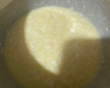 A picture of step 2 of Egg rice porridge with lump crab meat.