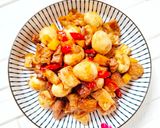 Foto langkah ke 5 dari resep Masak Kentang Tahu Tempe Bumbu Iris.