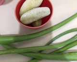 Foto langkah ke 2 dari resep Tumis Asam Cumi Jagung Muda.