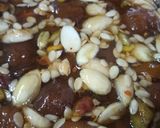 A picture of step 4 of Alu bukhary ki chutney.