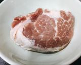 Hình bước làm 1 của món Thịt viên kho nước dừa cho bé