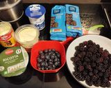 Áfonyás, szedres pohár desszert gluténmentesen recept fázis 1 fotója