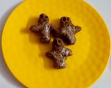 A picture of step 3 of Chocolate dolls.