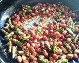 A picture of step 2 of Peanut Chilli Thecha (chutney).