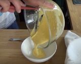 A picture of step 4 of Eggs Benedict.