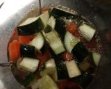 A picture of step 2 of Carrot and cucumber juice.