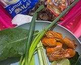 Foto langkah ke 1 dari resep Tom Yum Ruam Mit ต้มยำรวมมิตร 🇹🇭.