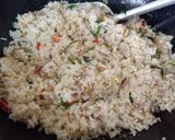 Foto langkah ke 4 dari resep Nasi Goreng Putih.