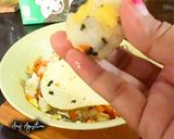 Foto langkah ke 4 dari resep Jumeokbap (Korean Rice Ball).