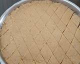 Gujarati sweet golpapadi or sukhdi रेसिपी चरण 4 फोटो