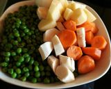 Finomfőzelék sült virslivel, ropogós kenyérrel recept fázis 2 fotója