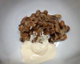 รูปขั้นตอนการทำที่ 1 ของ Natto Mayo Cheese Toast (ขนมปังปิ้งหน้านัตโตะมายองเนสชีส)
