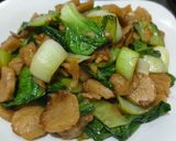 Foto langkah ke 4 dari resep Tumis Pokcoy Bakso.