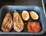 Foto del paso 3 de la receta: Berenjenas, patatas y pimientos al horno