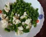 A picture of step 2 of Rava upma.