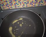 Foto langkah ke 2 dari resep Dadar Gulung isi Pisang Keju.