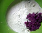 Foto langkah ke 4 dari resep Kue Tok Ubi Ungu.
