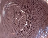عکس مرحله 5 از دستور کیک شکلاتی