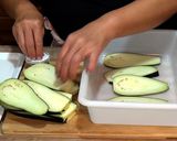 Foto del paso 1 de la receta Rollitos de berenjena con jamón York y queso al horno