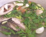 Foto langkah ke 5 dari resep Soup Ikan Salmon.