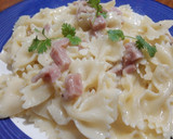 Foto del paso 6 de la receta: Pasta farfalle en salsa blanca con jamón y queso
