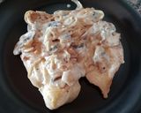 Foto del paso 3 de la receta: Pollo en salsa de cebolla y champiñones