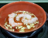 Foto del paso 2 de la receta: Gulas con langostinos
