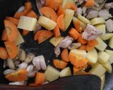 Foto langkah ke 2 dari resep Japanese Creamy Chicken Stew.