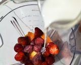 Foto langkah ke 2 dari resep Mix Fruit Juices.