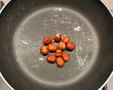 Foto del passaggio 3 della ricetta Vellutata di funghi champignon