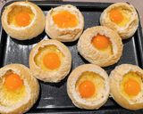 Zsemlében sült tojás sajttal recept fázis 2 fotója