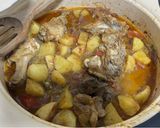 Foto del passaggio 4 della ricetta Pollo in casseruola con patate