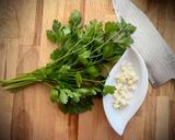 Foto del paso 2 de la receta: Lomos de merluza gratinados al vermut con setas shiitake al ajillo