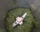 Foto del passaggio 3 della ricetta Gnocchetti con pesto di basilico e nocciole