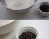 Foto langkah ke 1 dari resep Heart Scone Choco Chips.