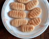 A picture of step 1 of 3 ingredients diet biscuits 🫓 🫓.