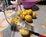 Foto del passaggio 2 della ricetta Limpido limoncello al sapore di Puglia, stile "Ferragni" 🍋🍋🍋