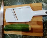 Foto del passaggio 1 della ricetta Penne rigate alle zucchine e squacquerone