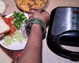 A picture of step 4 of Tandoori sandwich.