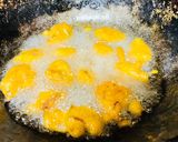 A picture of step 1 of Kadhi pakore.