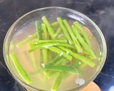 Foto langkah ke 4 dari resep Sayur bening asam kacang panjang.