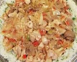 Foto del paso 4 de la receta: Tarta 🥧 de pollo 🐓 y champiñones con masa de arroz 🥘 herbal