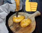 Foto del paso 1 de la receta: Papas rellenas con salmón fresco... (Cocina mediterránea)