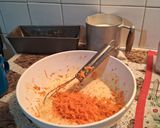 Foto del paso 3 de la receta: Budín de invierno con manzana y zanahoria, pasas de uva también canela🍎🥕