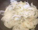 Foto del paso 2 de la receta: Salchichas de Res con Cebolla Caramelizada
