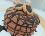عکس مرحله 1 از دستور پنکیک کاکائویی با سس شکلات